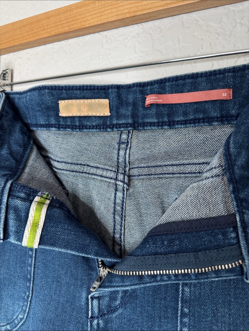 Anthropologie Pilcro Jeans Dark Wash Size 32 Bootcut Mini Flare - Picture 2 of 4